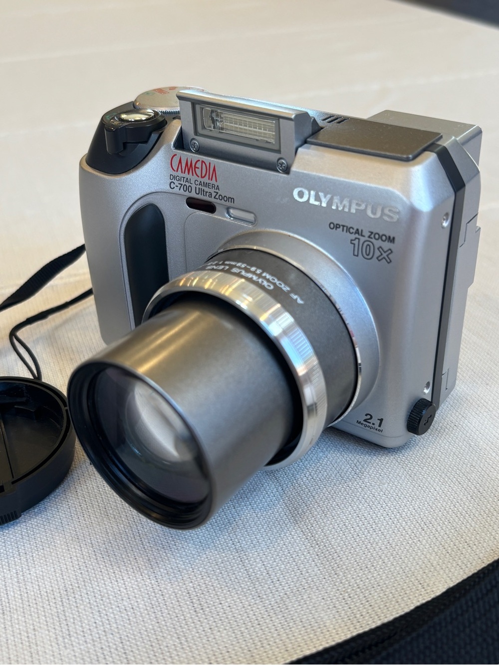 Olympus Camedia C-700 Ultra Zoom 2.1MP Digital Camera 10x Optical Zoom (works) - Picture 8 of 13